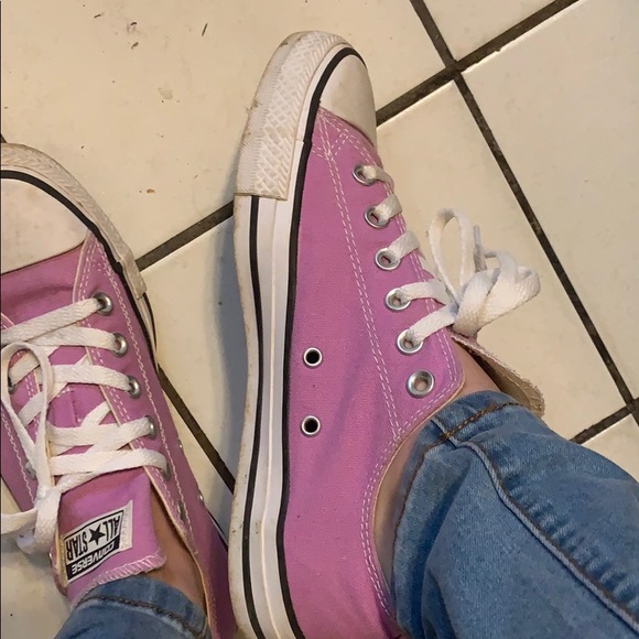 Converse Size 8.5 women’s 6.5 men’s - Picture 2 of 5